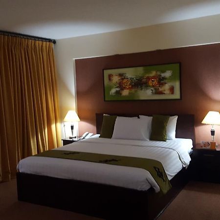 Grand Tembaga Hotel Timika Eksteriør bilde