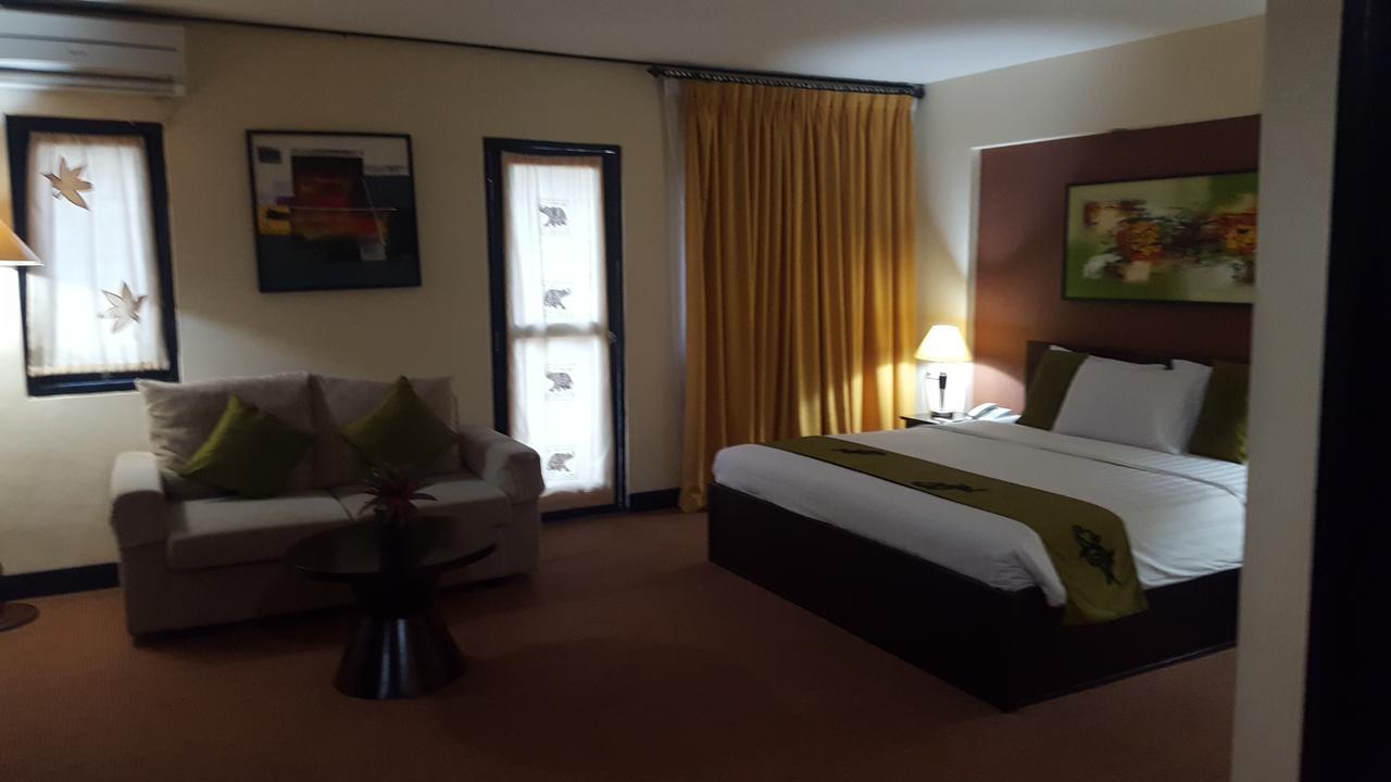 Grand Tembaga Hotel Timika Eksteriør bilde