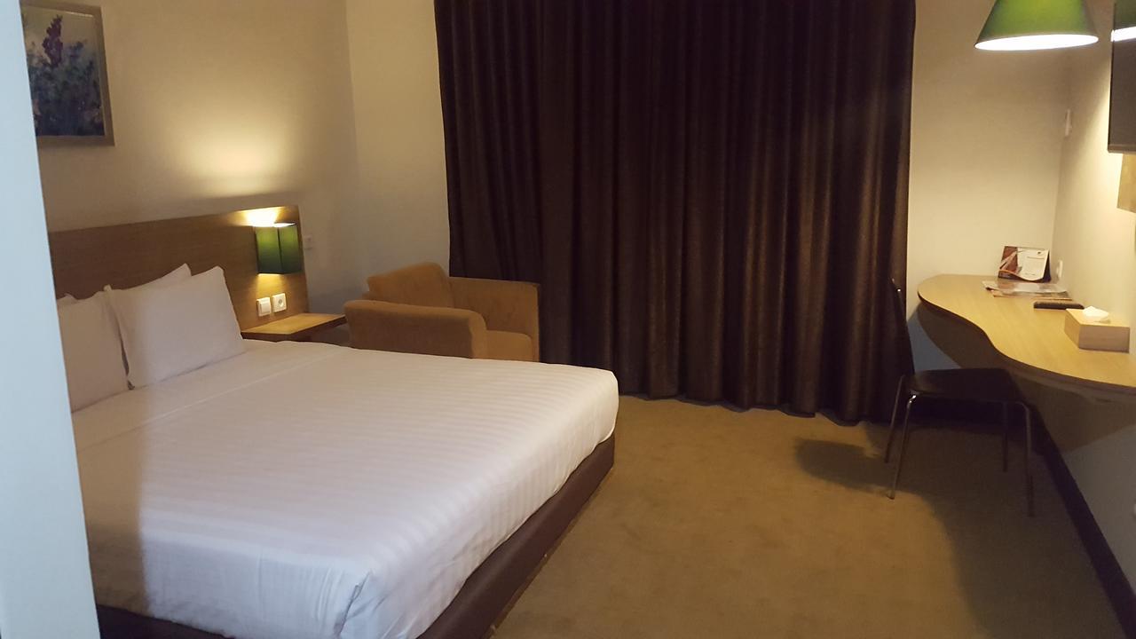 Grand Tembaga Hotel Timika Eksteriør bilde