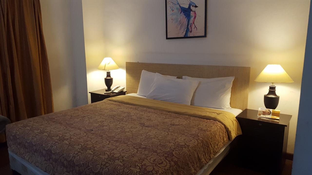 Grand Tembaga Hotel Timika Eksteriør bilde